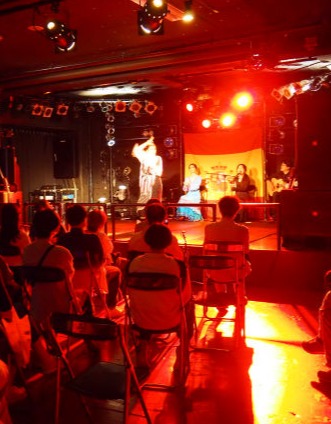 ライブステージ